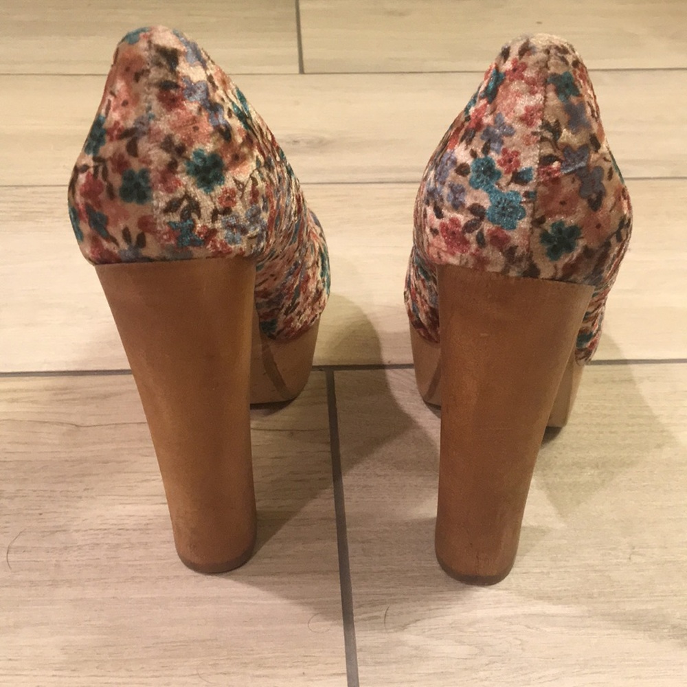 Steve Madden Cheeky Velvet Heels - Picture 4 of 7